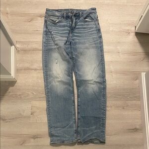 American Eagle Outfitters Light Blue Relaxed Jeans